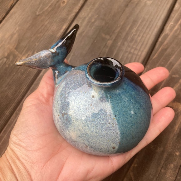 Pottery of Blue/Gray Whale + Fluke Bud Vase. NWOT - Picture 1 of 5